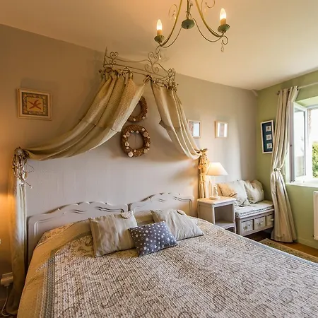 D'hotes Malo La Barbinais Bed&breaksfast Bed & Breakfast 2*